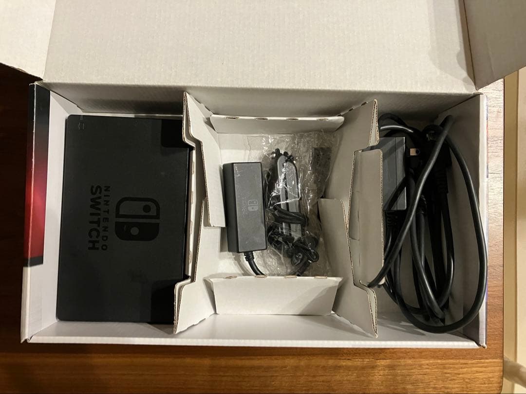 Switch Nintendo Switch 本体(ネジ欠損、浮きあり)