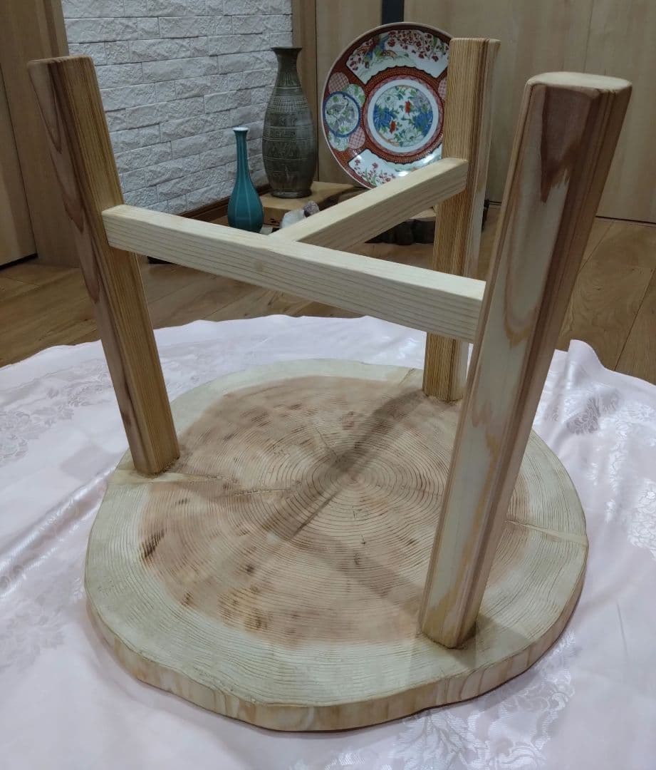 杉の輪切り58㎝円形ローテーブル⑮　樹齢約70年杉の模様が綺麗❕