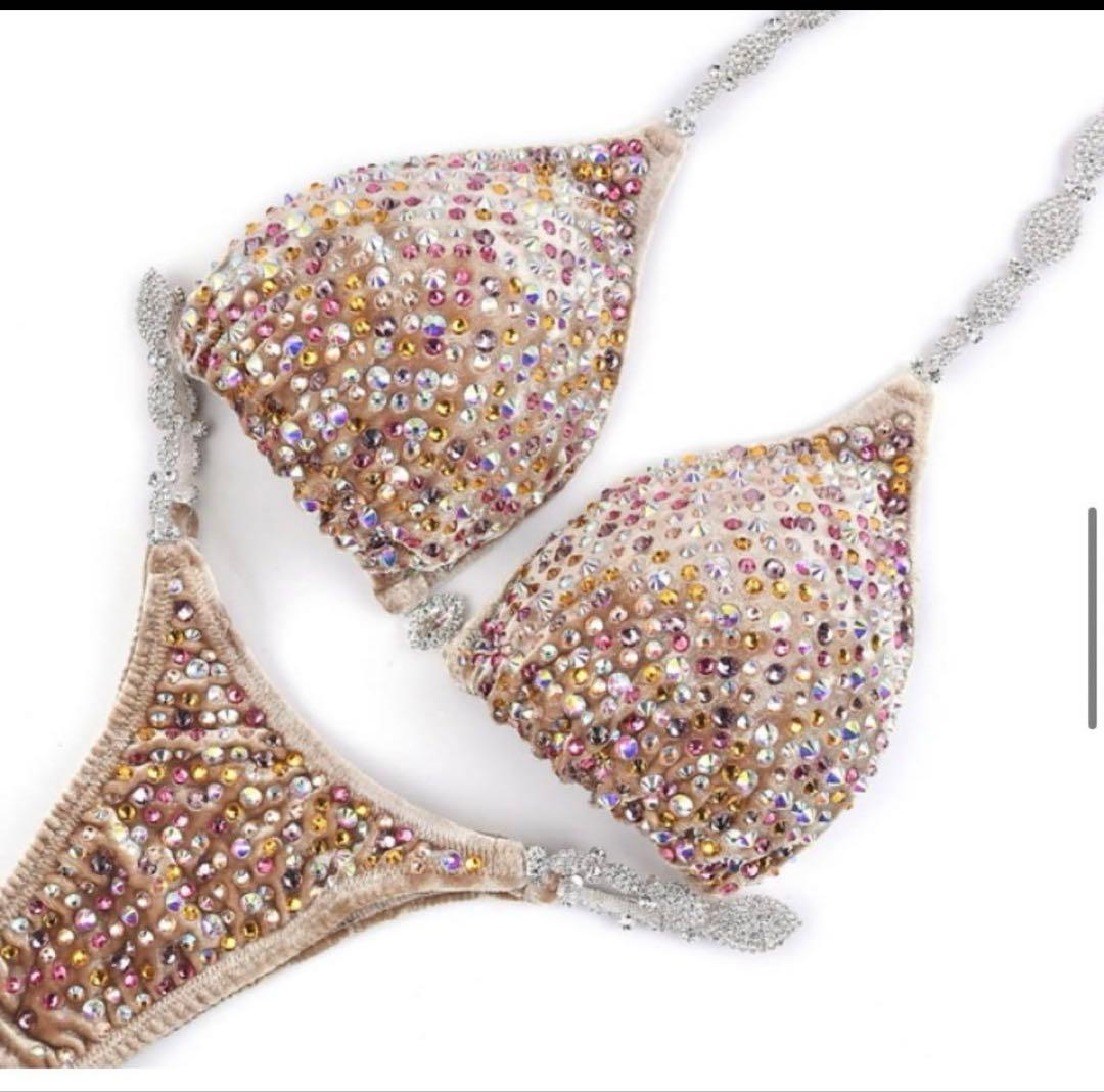 コンテストビキニ