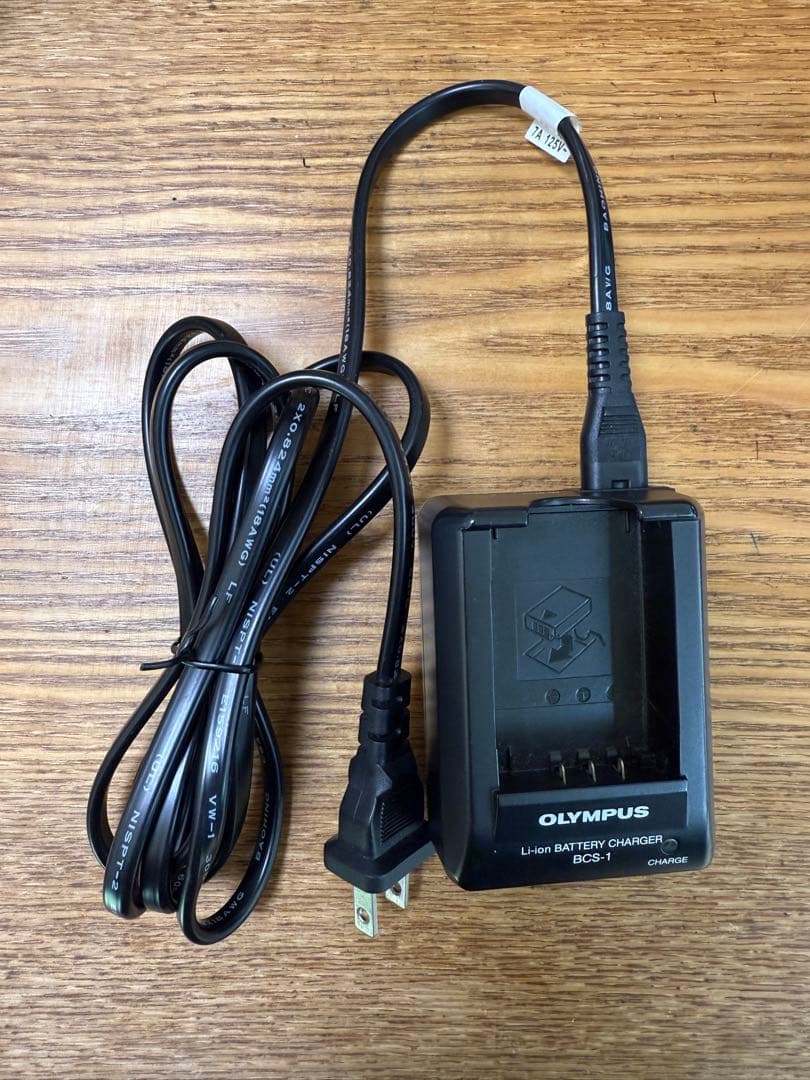 OLYMPUS E-P2 ミラーレス一眼 14-42mmレンズ付き