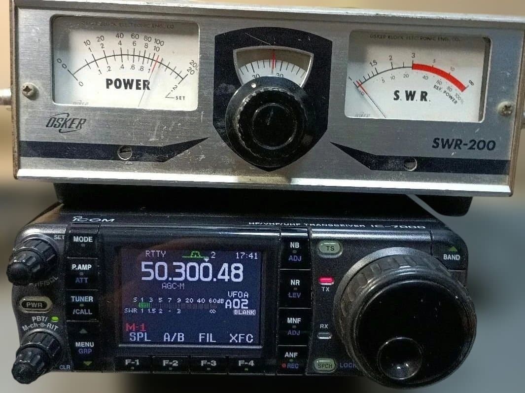 d*4様 アイコム　IC-7000 トランシーバー　100W機 　本体のみ　ジャ