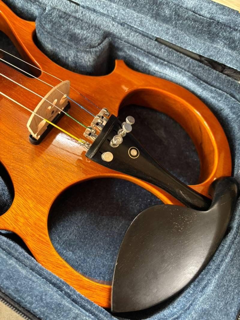 4/4CEVN エレクトリックバイオリンスタイル1　Cecilio セシリオ