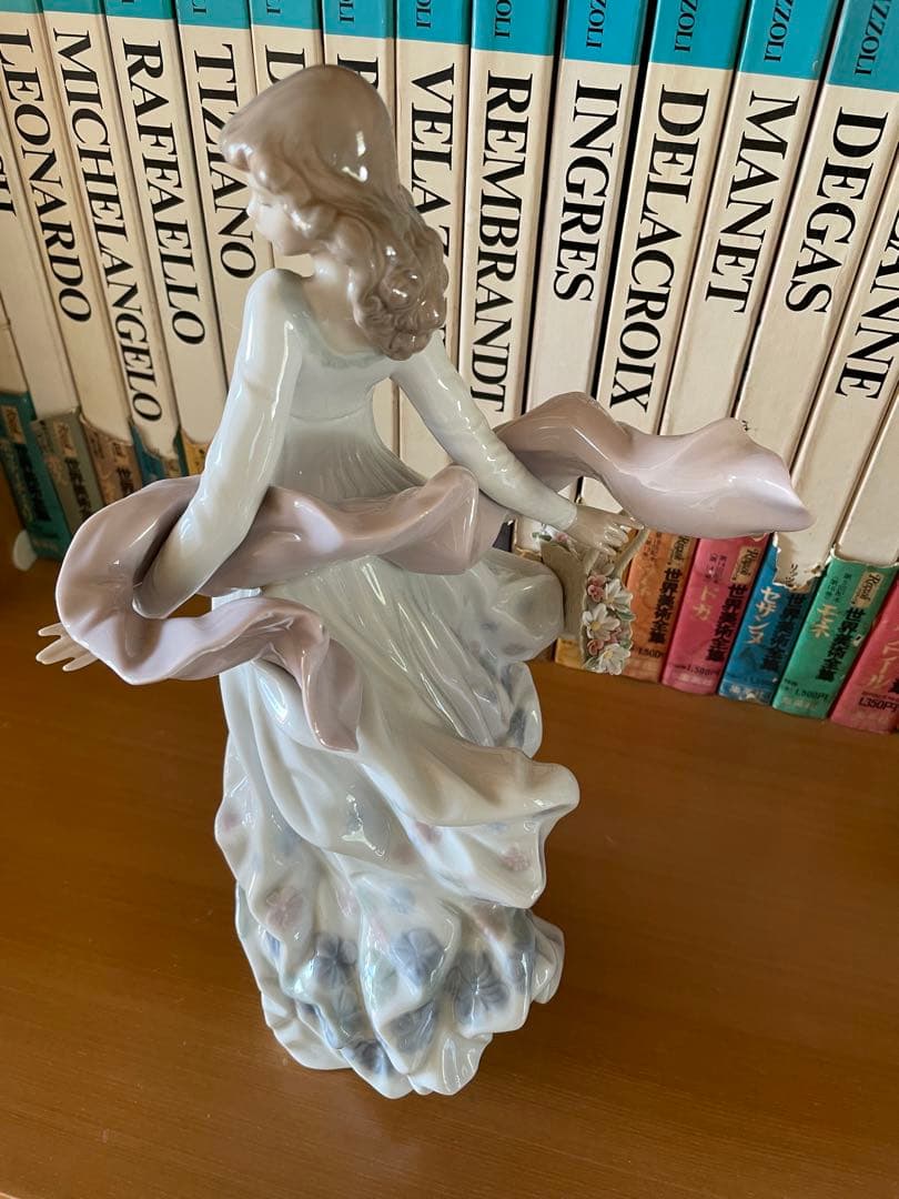 リヤドロ　陶器製 女性像 約30cm 春の輝　　輝く時る