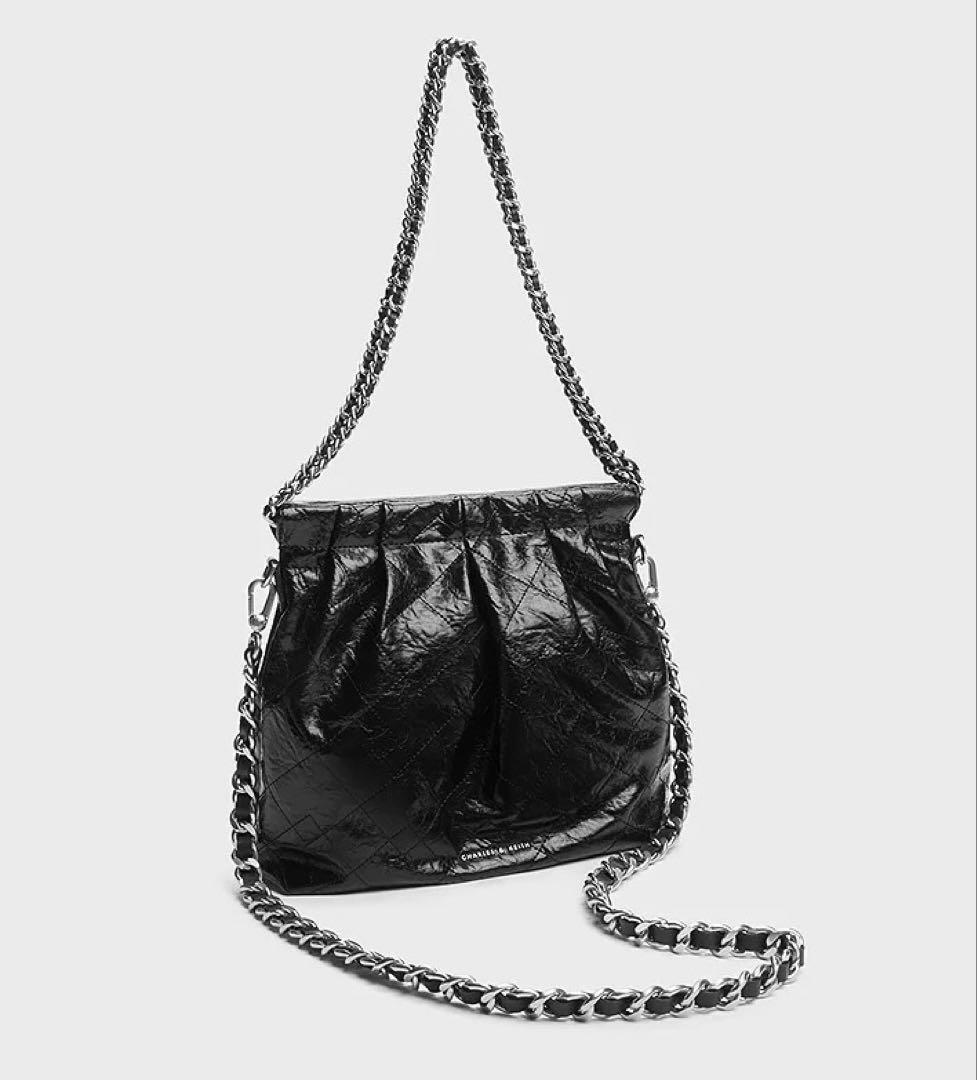 CHARLES & KEITH ブラックショルダーバッグ
