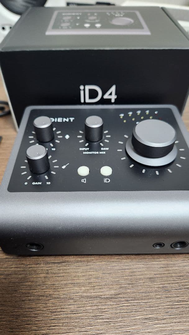 AUDIENT iD4 MKIIオーディオインターフェイス