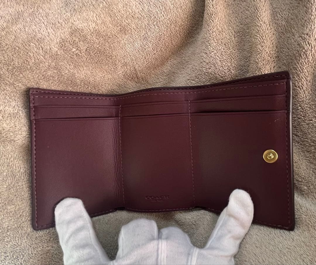 【極美品】新色　コーチ　ミニトライフォールド　ボルドー