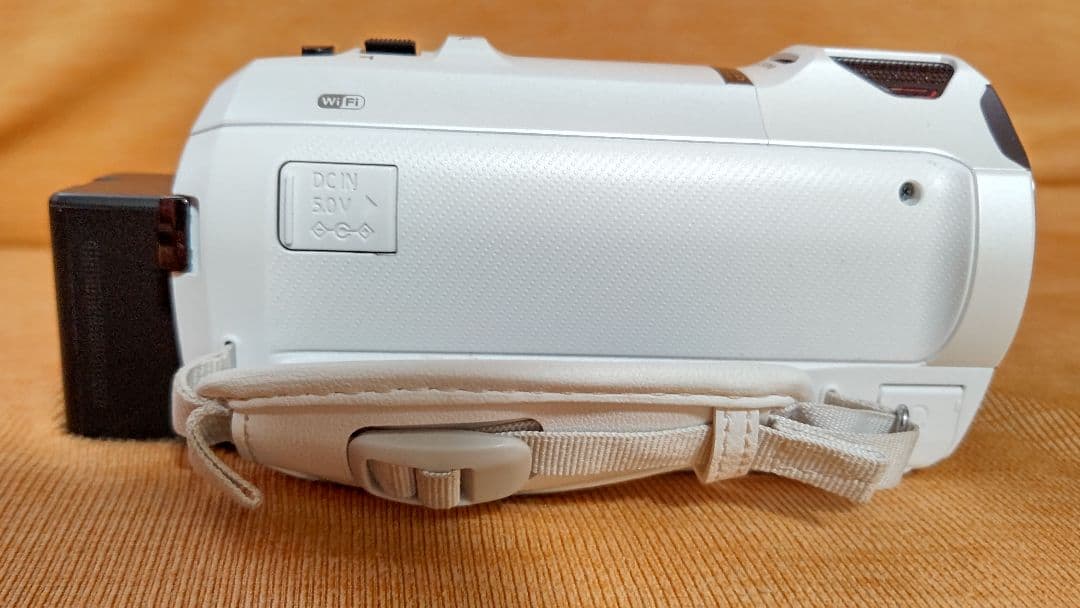 ほぼ未使用 Panasonic 4Kビデオカメラ 25倍ズームHC-VX990M