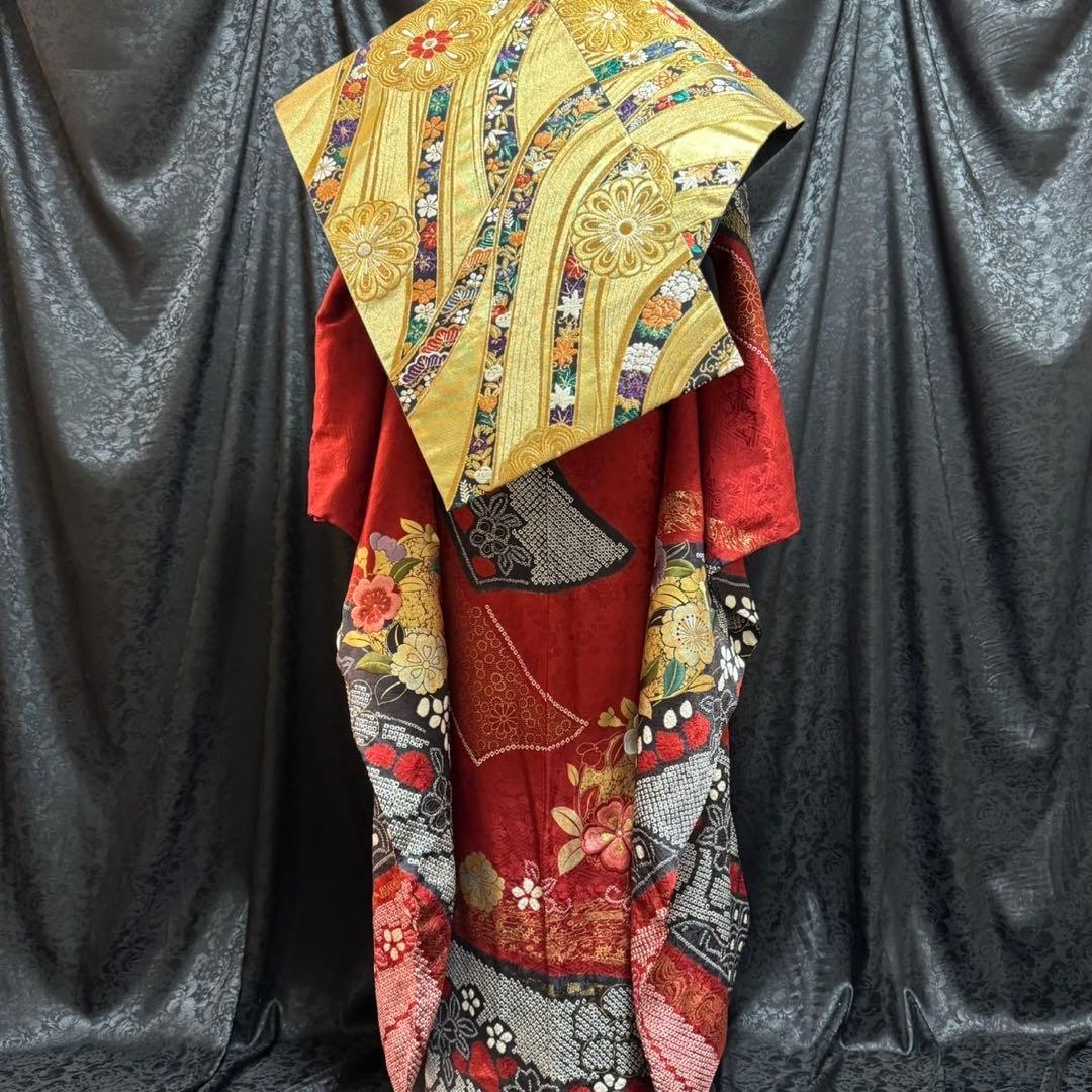 美品　絞り　地紋　金彩　鬘帯花文　花刺繍　逸品　フルセット　振袖　振り袖