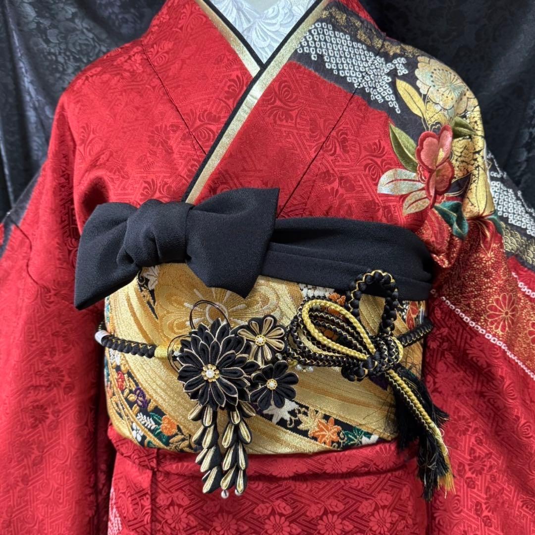 美品　絞り　地紋　金彩　鬘帯花文　花刺繍　逸品　フルセット　振袖　振り袖