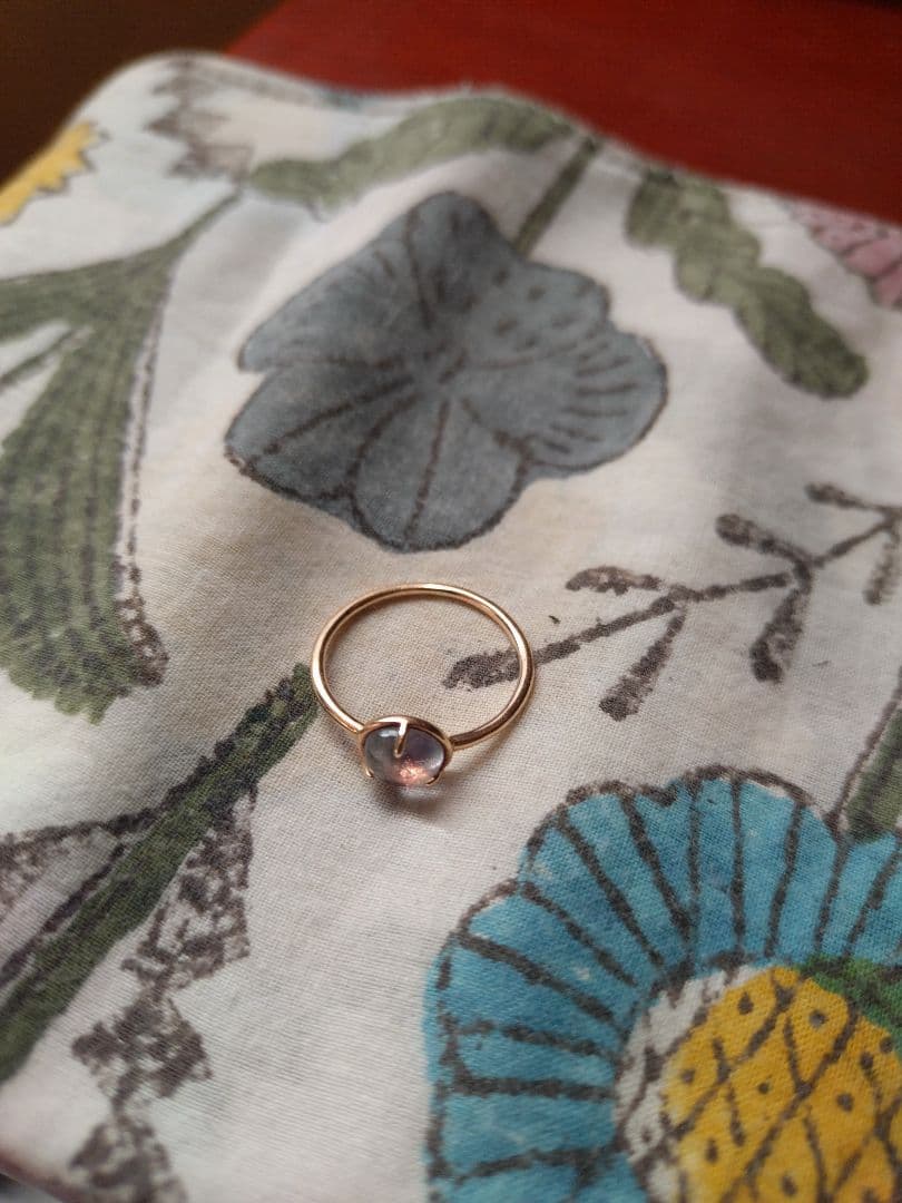 ete　エテ　K10 レインボーフローライト リング