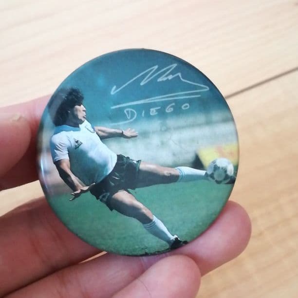 お宝！超貴重！マラドーナ缶バッヂ