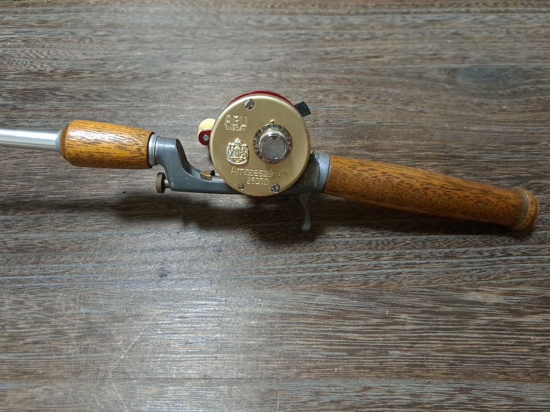 VAGABOND　MillionFish　CASTING GRIP