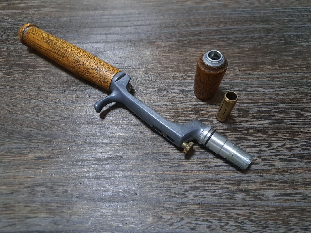 VAGABOND　MillionFish　CASTING GRIP