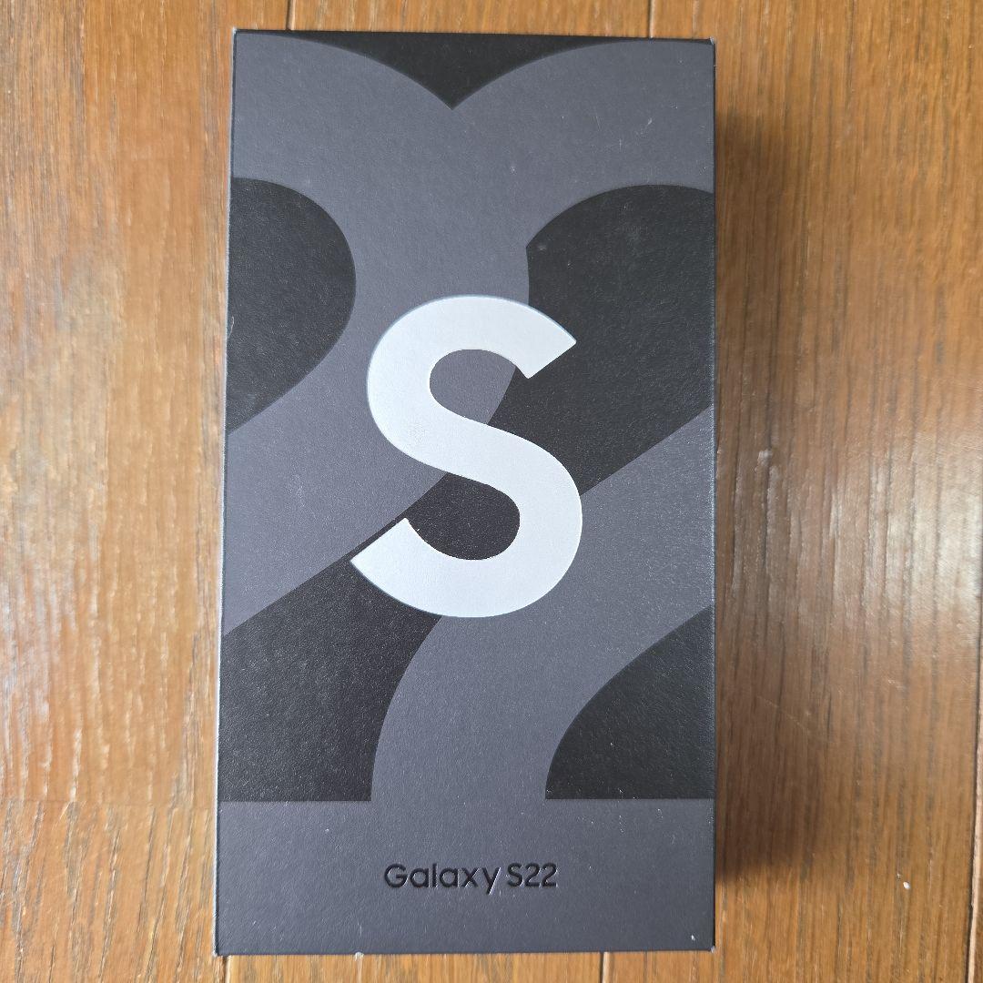 Samsung Galaxy S22 ホワイト 本体 SCG13