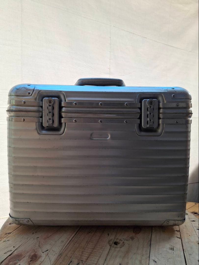 リモワ　トパーズ　パイロット　トロリー二輪