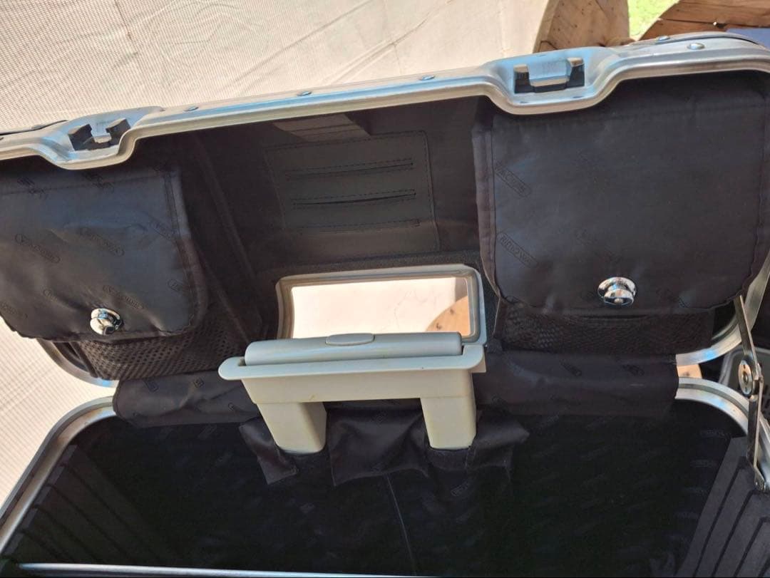 リモワ　トパーズ　パイロット　トロリー二輪