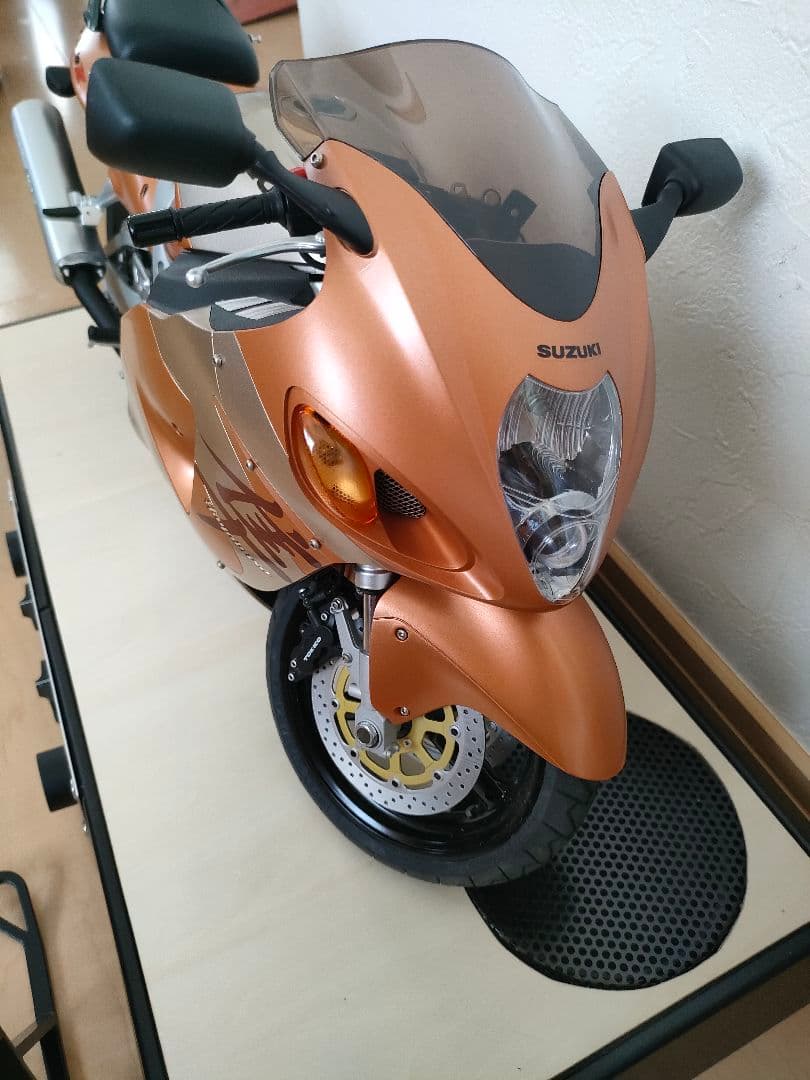 ディアゴスティーニ 1/4 スズキGSX1300R 隼