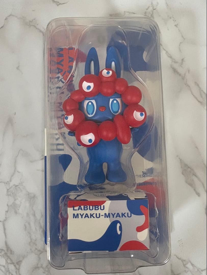 万博限定 LABUBU MYAKU-MYAKUストラップ付フィギュア