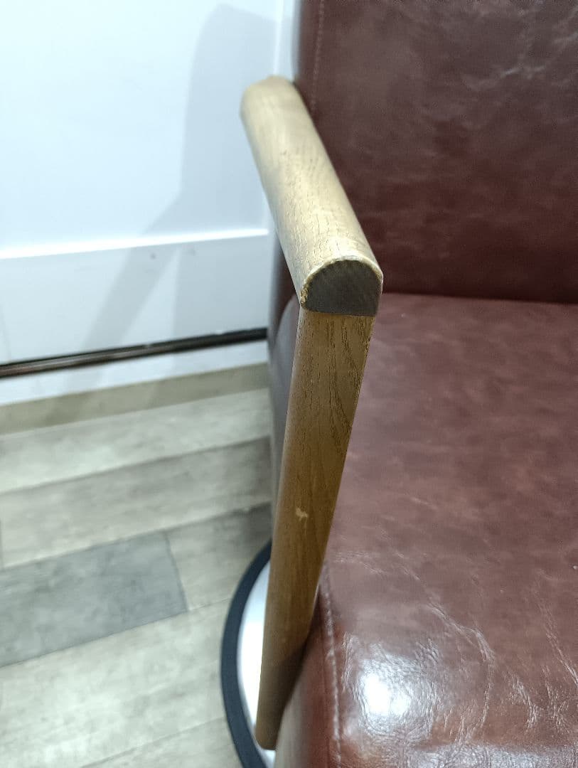 美容室　マテリスタイリングチェア