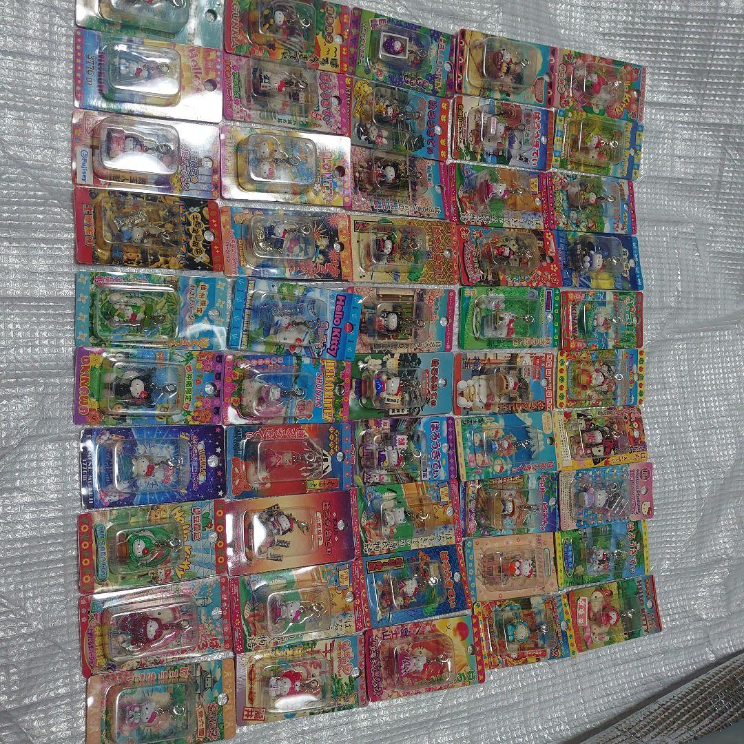 ハローキティストラップ109個セット海外限定品等
