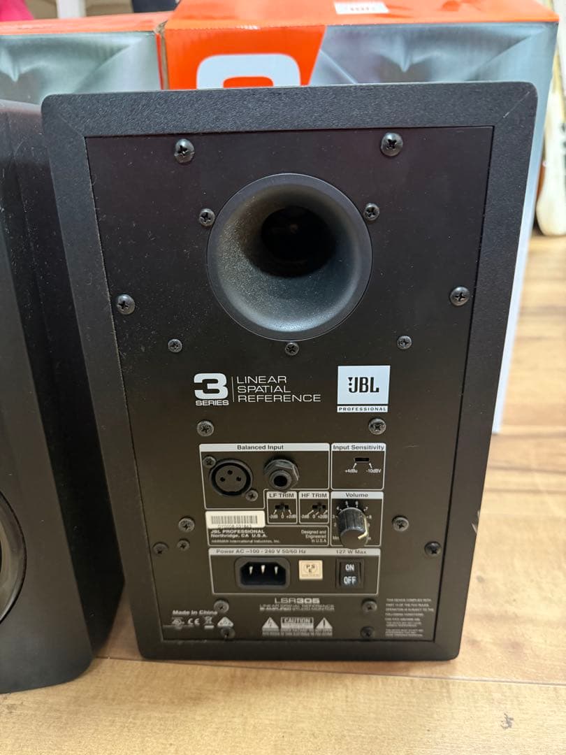 JBL LSR305 3 Series パワードモニタースピーカー