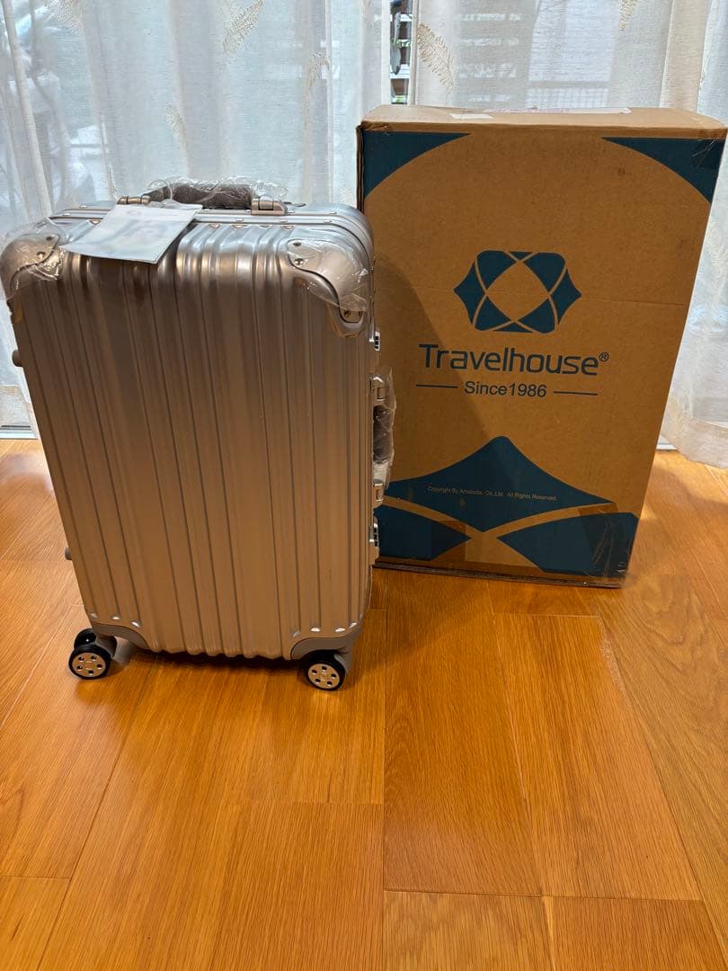 Travelhouse シルバー キャリーケース 中型