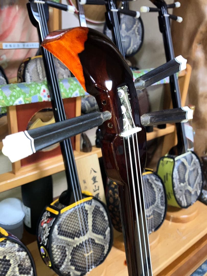 沖縄三線上質クルチ真壁型本皮一枚張りスンチ塗り期間限定