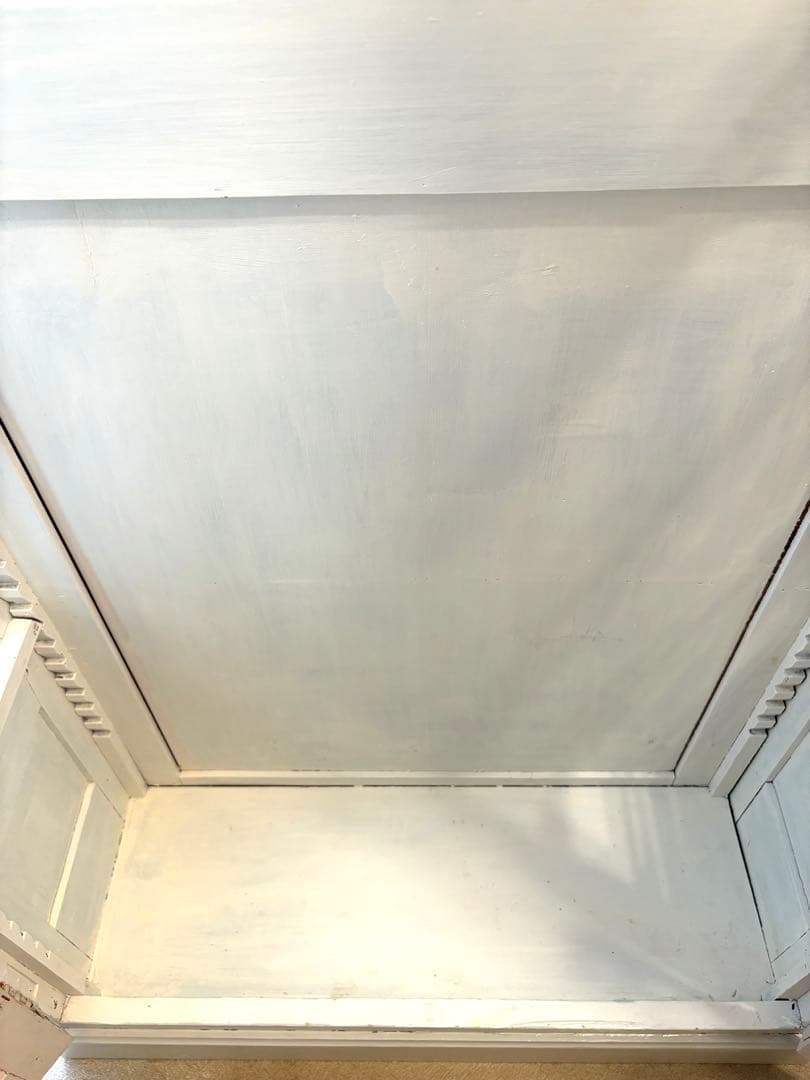 ♡フランスアンティーク　本棚　レース　ガラスキャビネット　ペディメント付　送料込