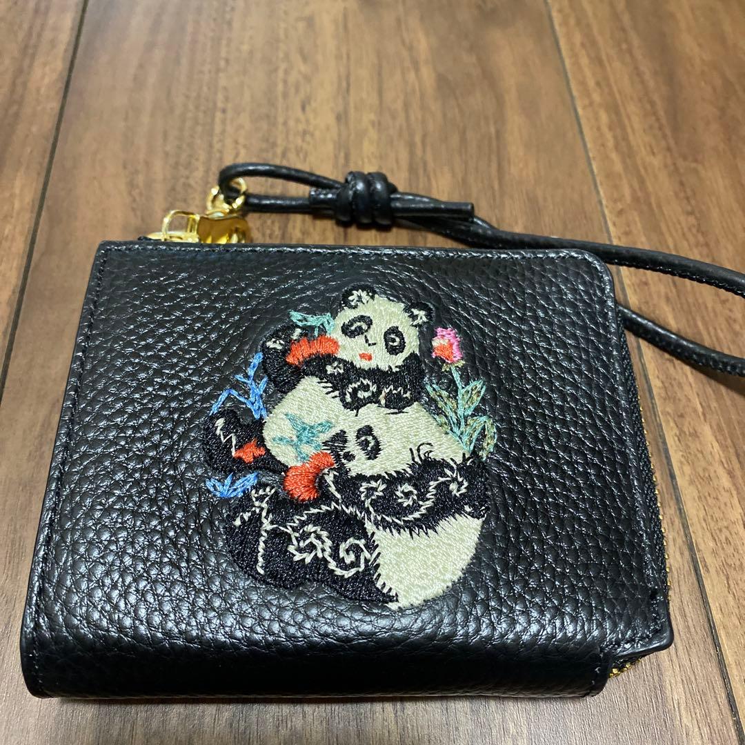 ケイタマルヤマ　パンダ刺繍　ミニ財布