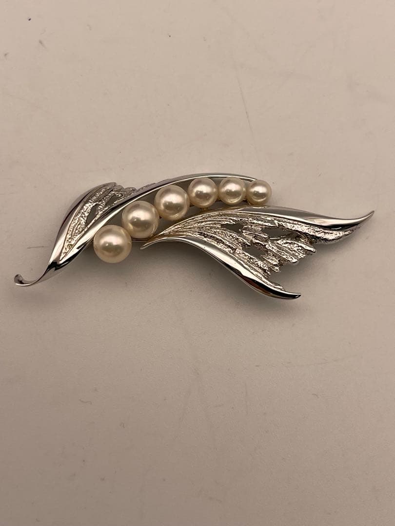 MIKIMOTO 真珠 リーフブローチ