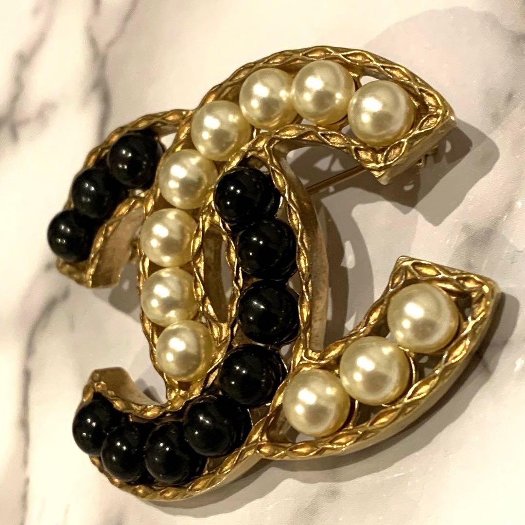 CHANEL シャネル　ブラック　ホワイトパール　バイカラー　ブローチ