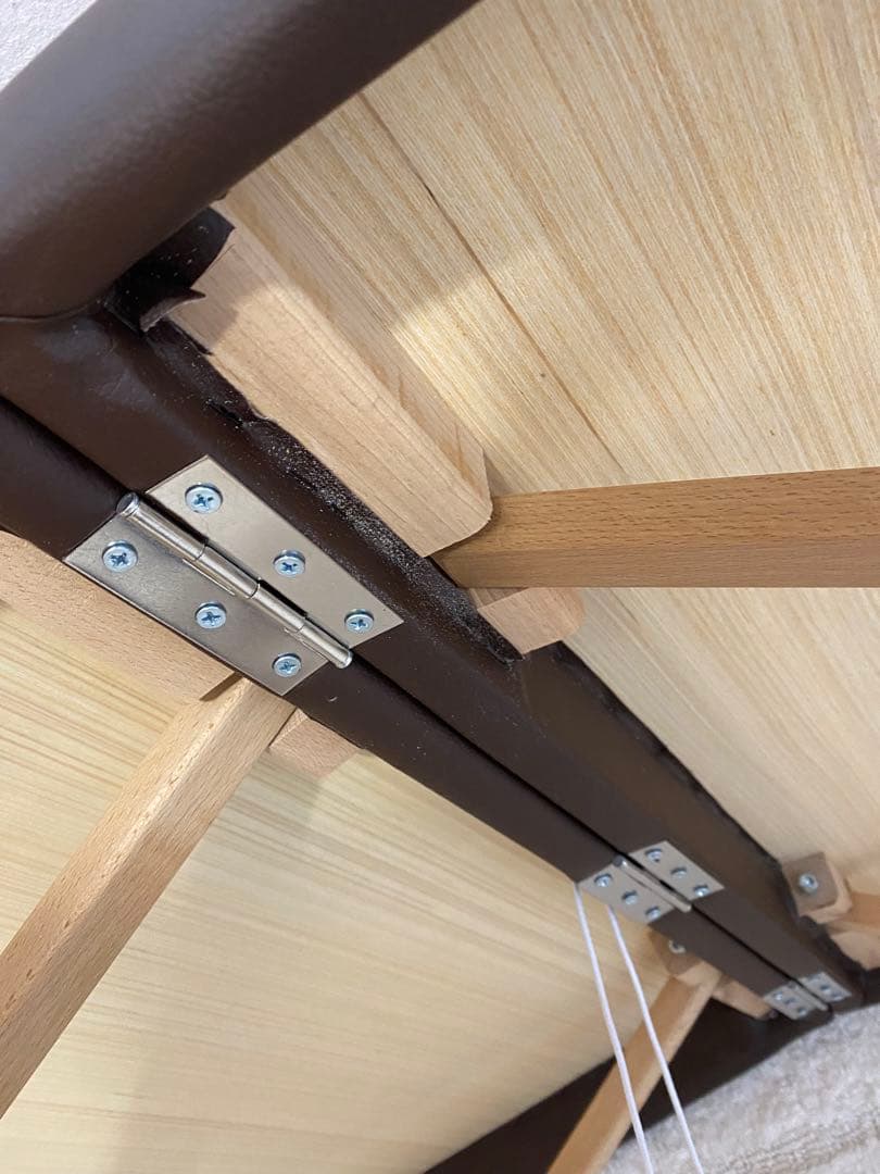 軽量 折りたたみ マッサージベッド 木製・有孔 チョコレート