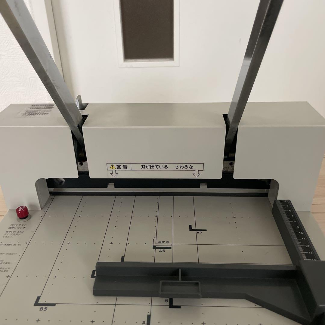 PLUS プラス 手動裁断機 PK-513