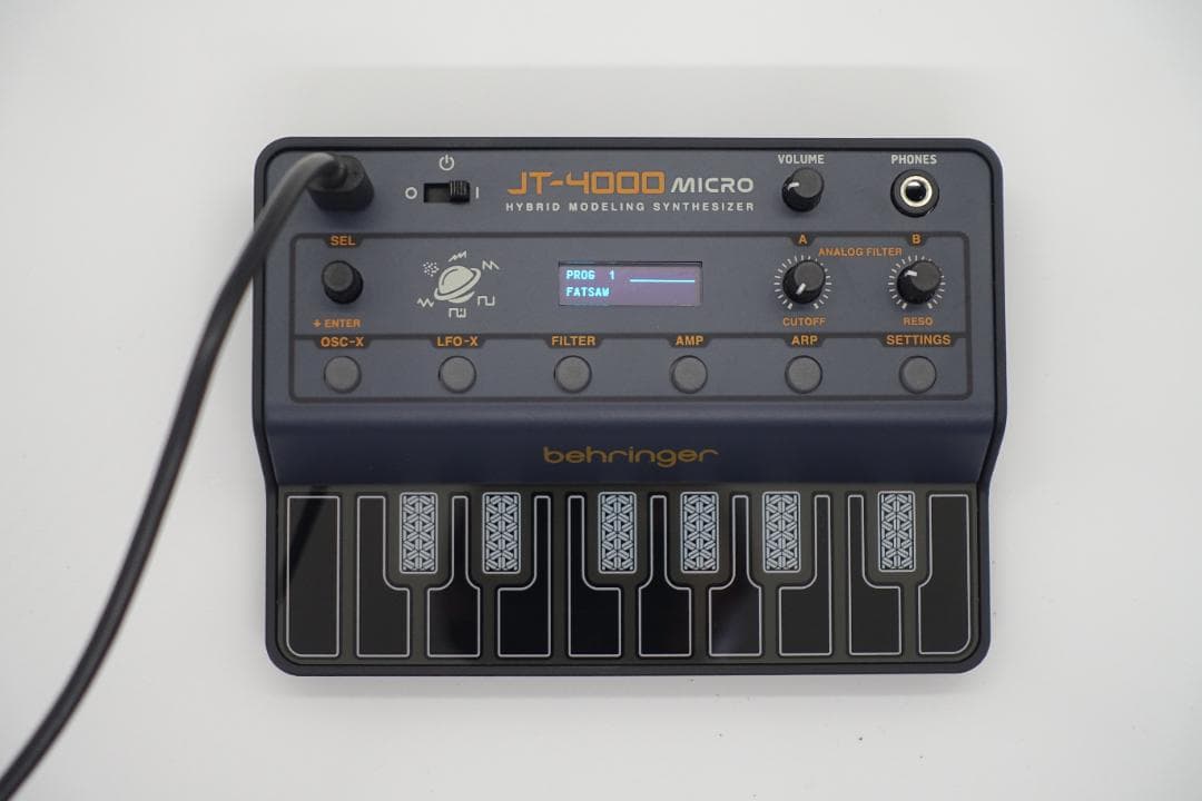 behringer JT-4000 MICRO シンセサイザー
