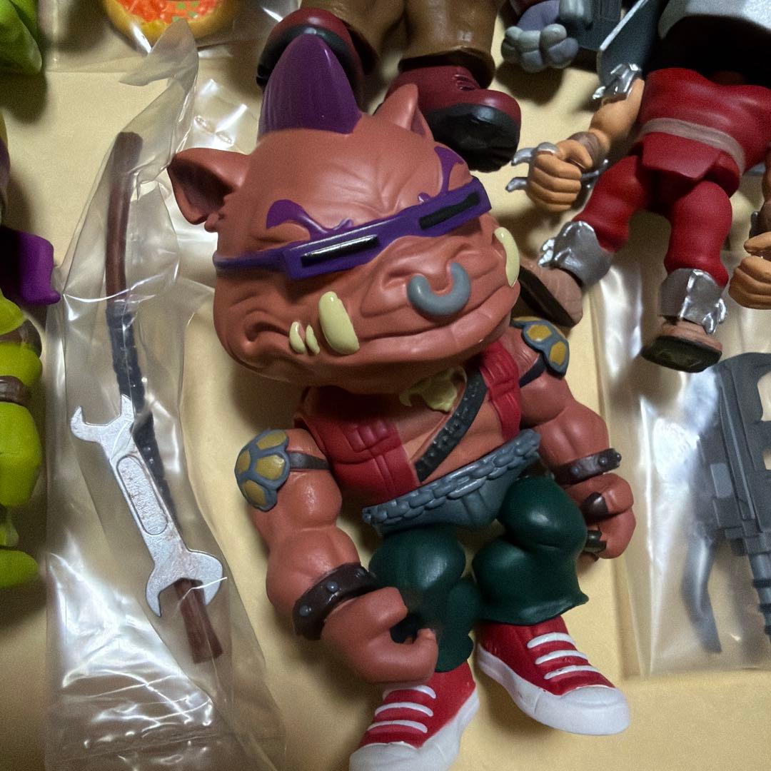 ミュータントタートルズ フィギュアセット　the loyal subjects
