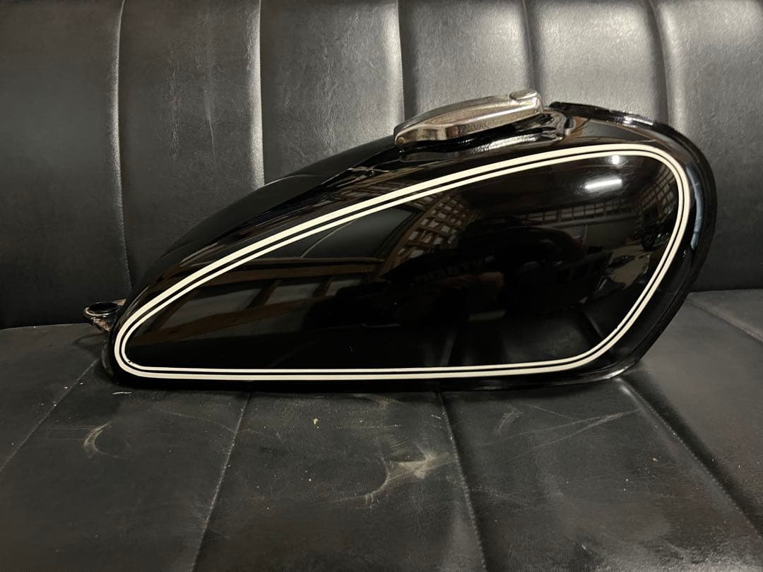 sr400 タンク　初期型　ナロー　ムール貝キャップ