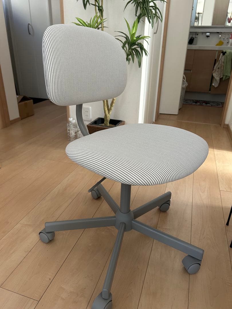 IKEAデスクチェア　椅子　新品　今だけ！