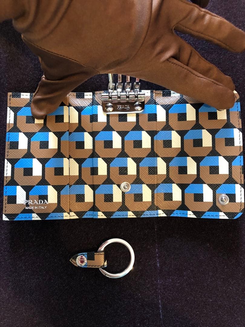 3*0様 PRADA サフィアーノレザー キーケース