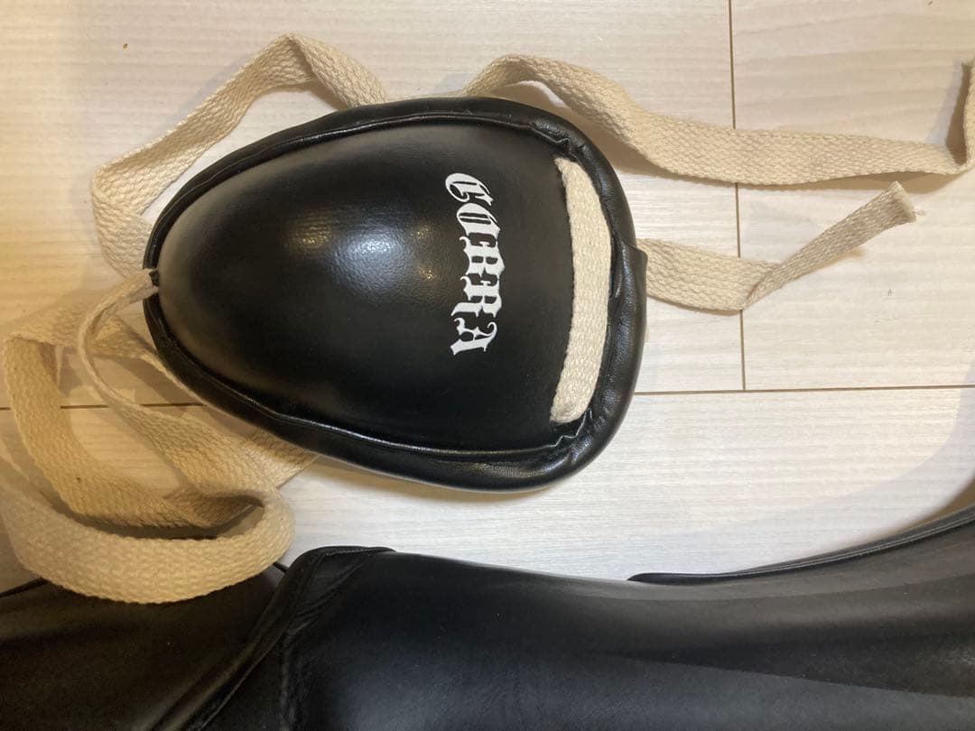 キックボクシング　格闘技　Adidas ボクシンググローブ ミットセット(鞄付)