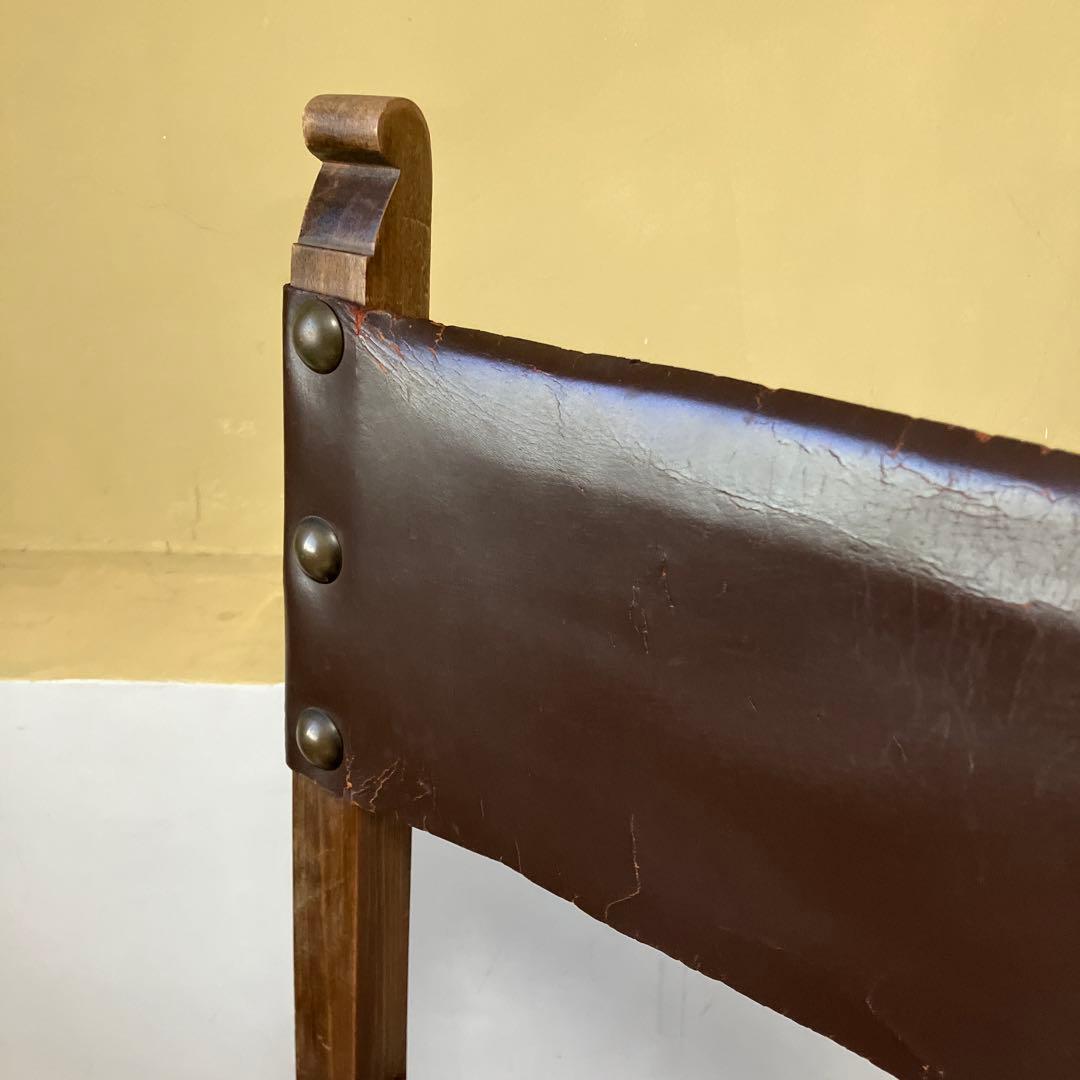 装飾彫刻入りスタッズ付き革椅子イギリスアンティーク本革ヴィンテージ