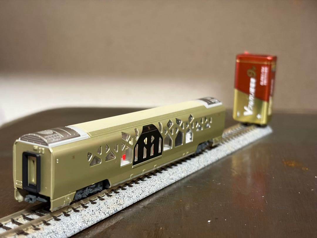 鉄道模型　Nゲージ　KATO 10-1447 E001系　四季島 特別企画品