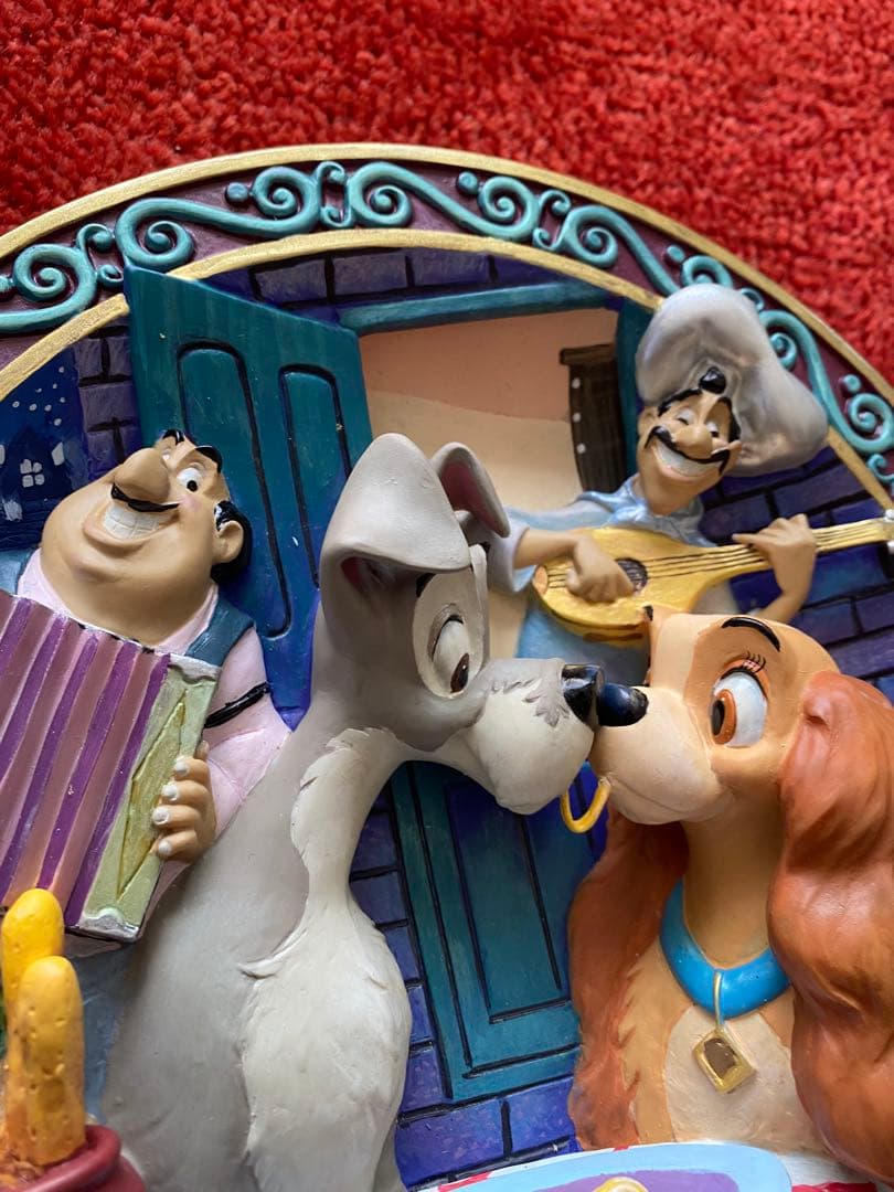 ディズニー世界5000枚限定　わんわん物語　レリーフプレート 3D 飾り皿　70