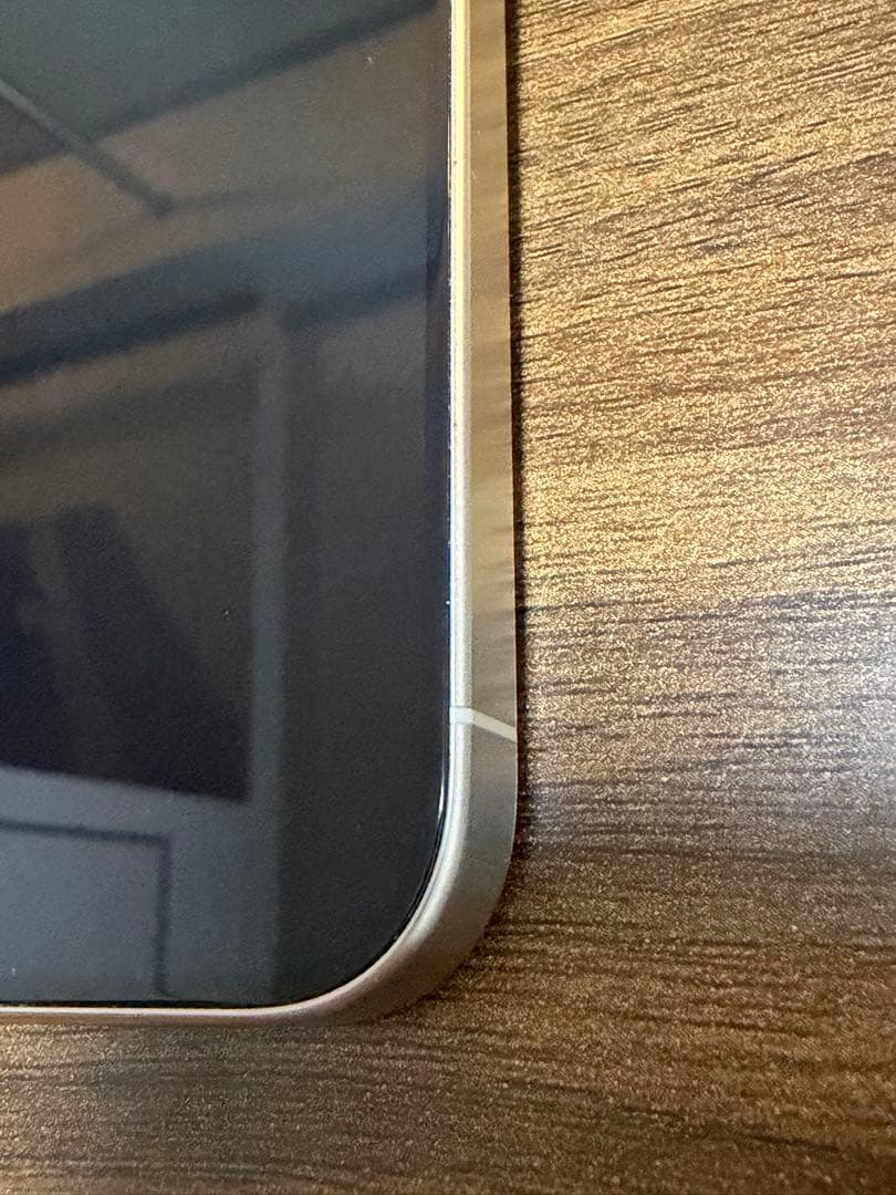 専用　Apple iPhone 15Pro ホワイト 本体美品＋付属品＋おまけ