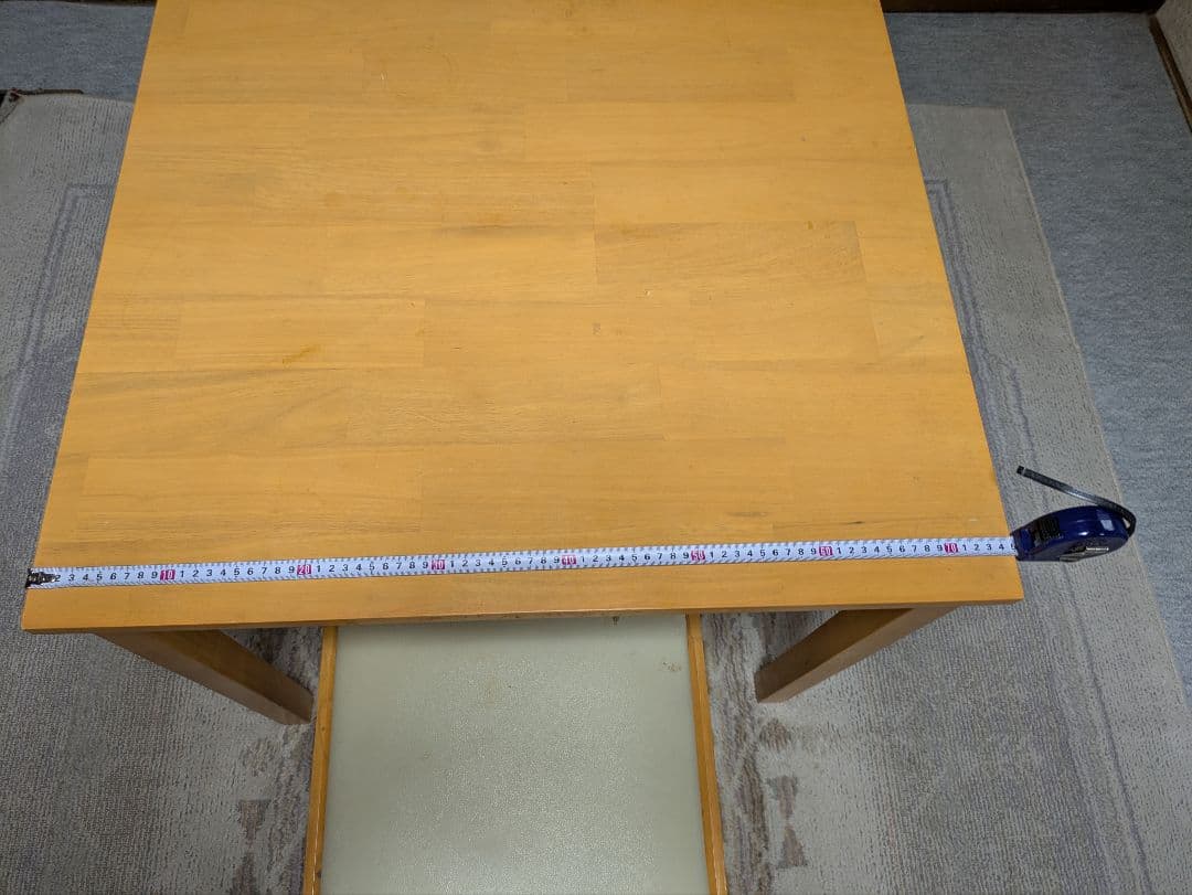 木製ダイニングテーブルと椅子2脚セット