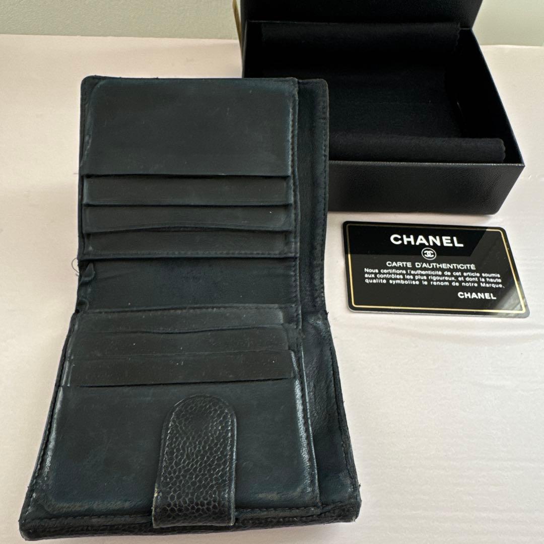 シャネル　二つ折り財布　箱とギャランティーカード 付き