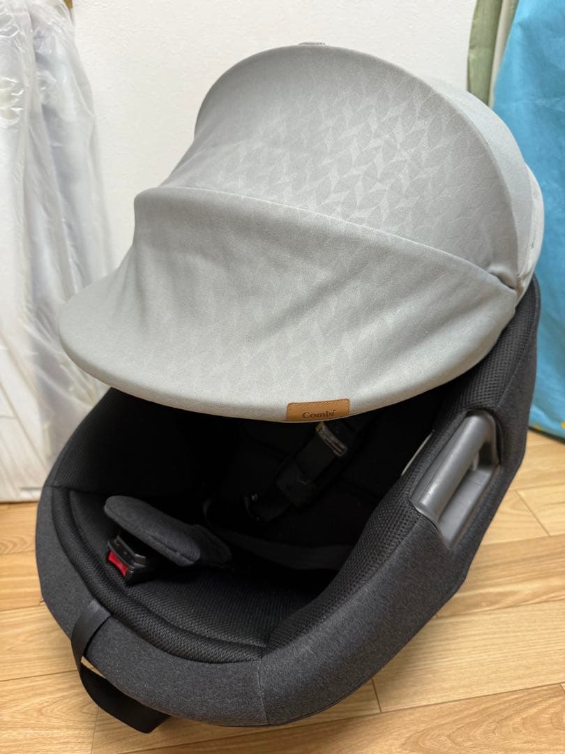 Combi チャイルドシート グレー/ホワイト