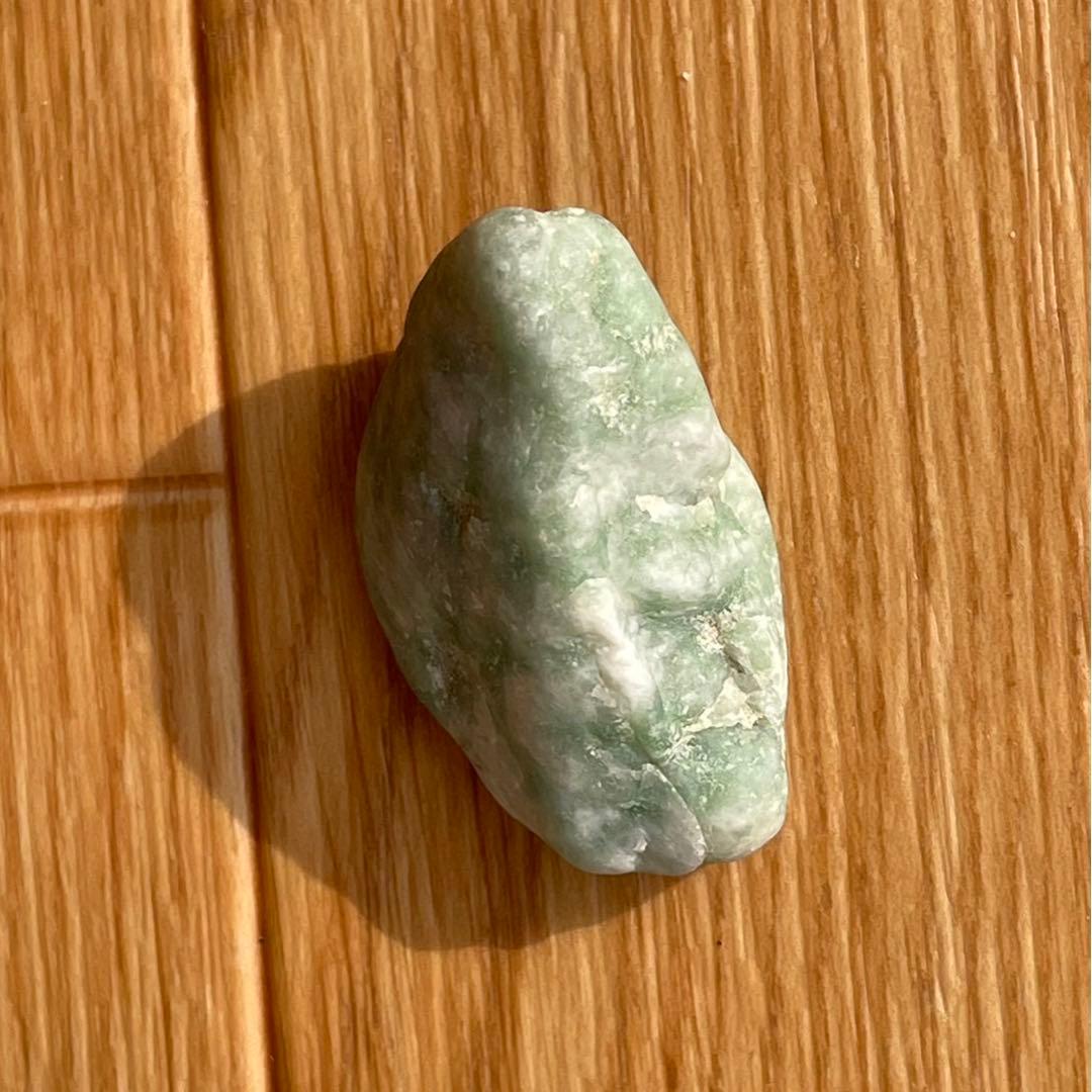 糸魚川 薄緑　翡翠原石 姫川