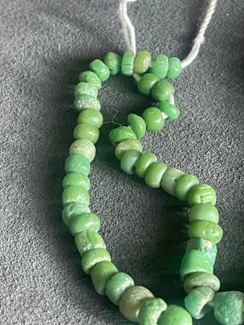 古墳期　硝子玉一連　風化　出土品　とんぼ玉