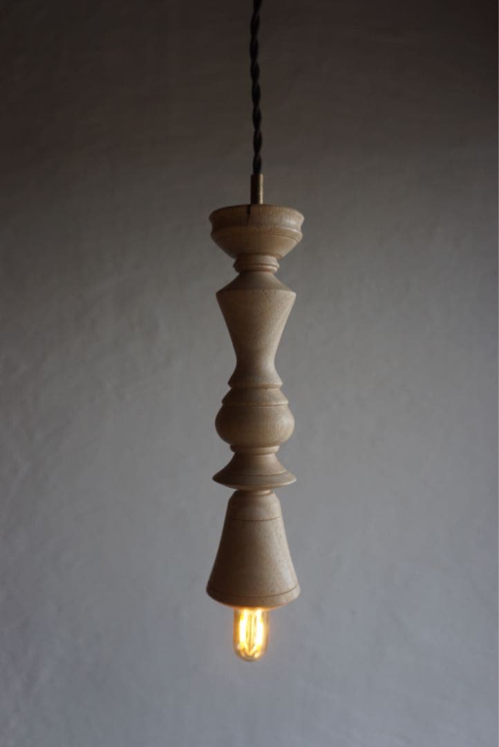 白木のペンダントライト