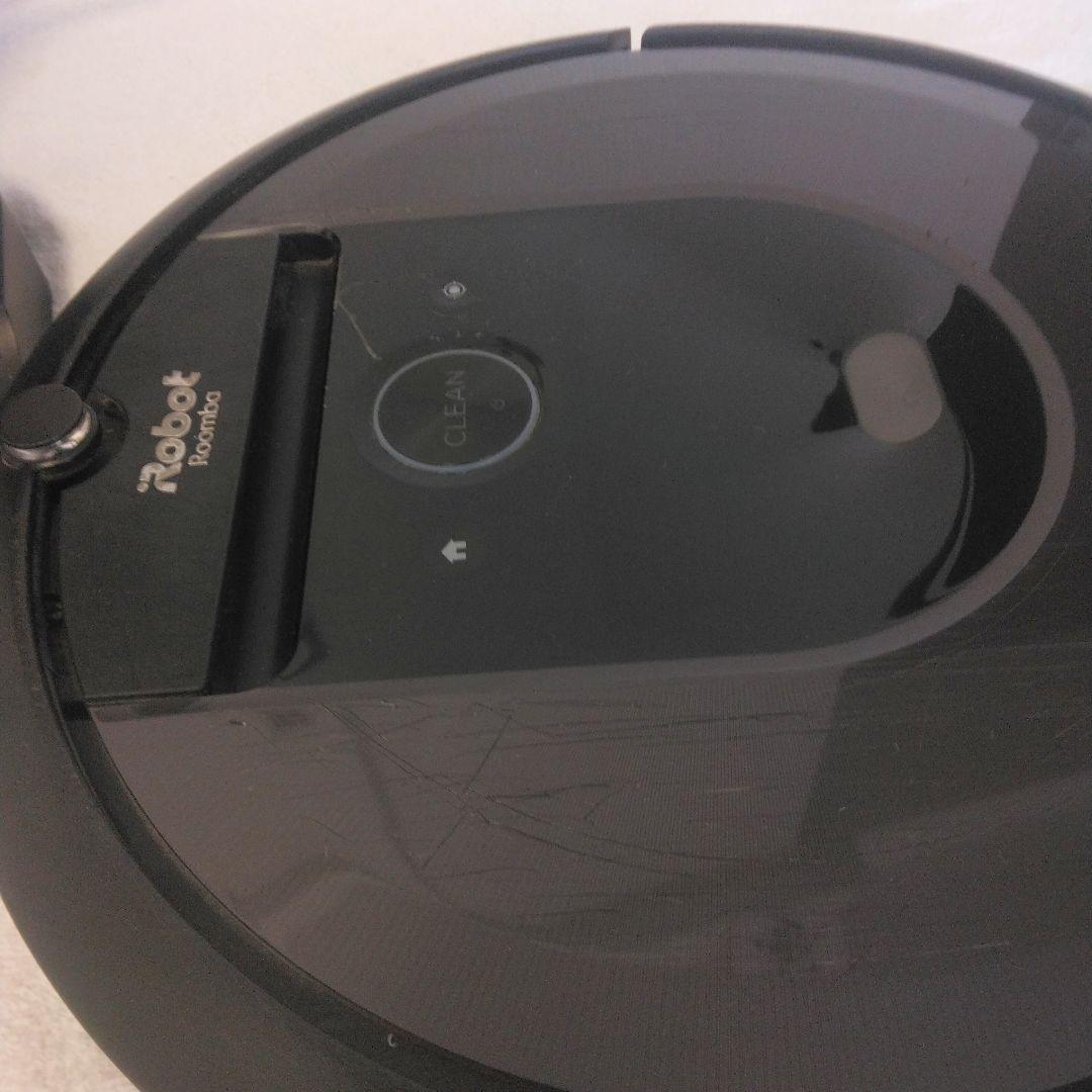 中古傷多数のため低価格！ 動作/充電確認OK Roomba i7